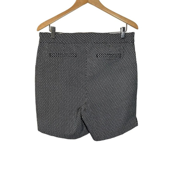 Cynthia Rowley Black and White Shorts Plus Size 16W Stretch Geometric Diamond - Picture 2 of 6